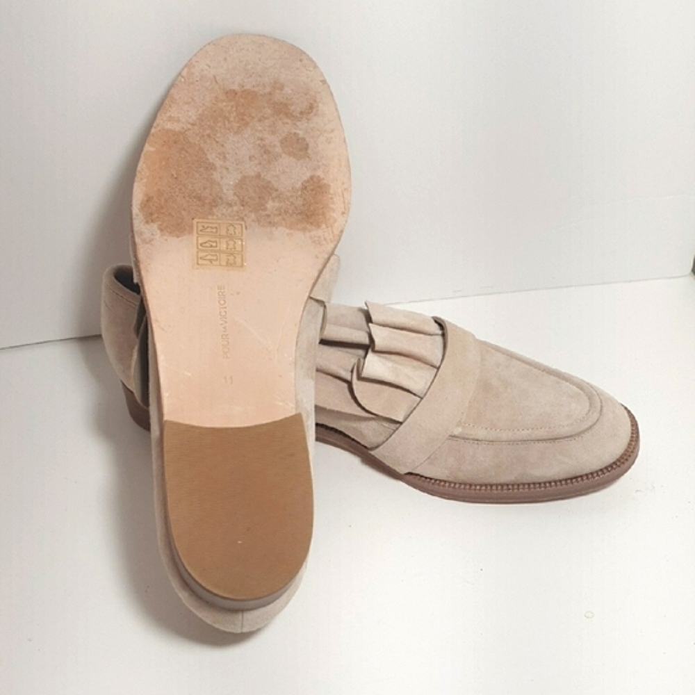Pour La Victoire Tenley loafers elegant Beige suede Loafers size 11